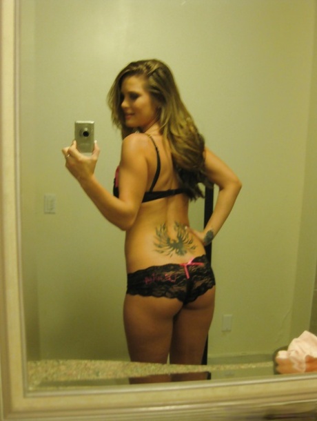 Busty girlfriend Megan Fenox makes amateur shots of her naked body 91443745